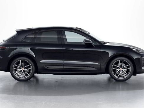 Certified 2025 Porsche Macan AWD/4WD image 6