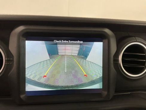 Used 2020 Jeep Wrangler Unlimited Sahara w/ Uconnect 4C Nav & Sound Group image 20