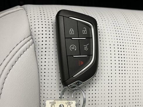 New 2025 Cadillac Lyriq Luxury image 28