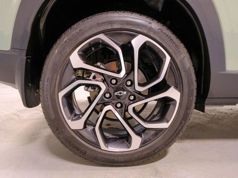 Used 2024 Chevrolet Trax RS w/ Sunroof Package image 41