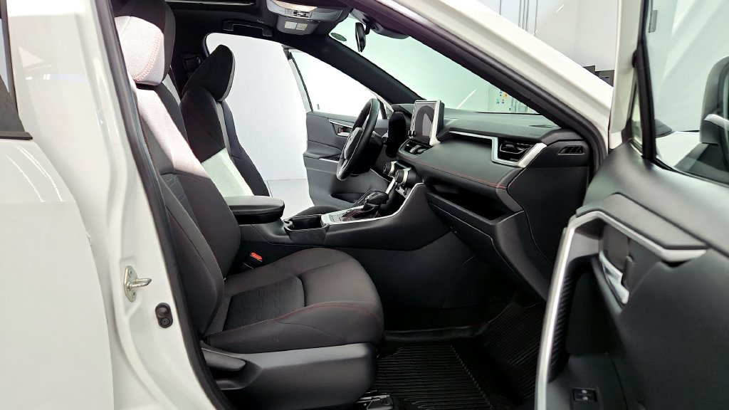Certified 2023 Toyota RAV4 SE w/ Weather & Moonroof Package AWD/4WD image 17