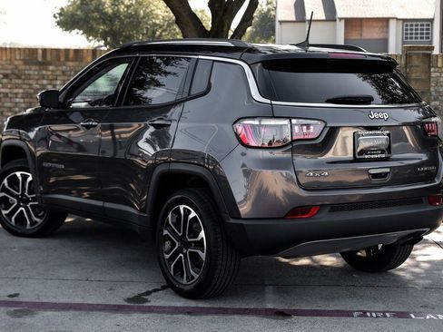 Used 2022 Jeep Compass Limited image 19