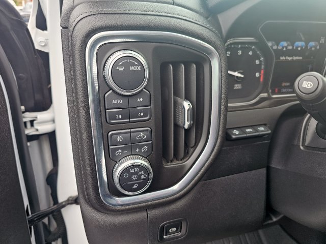 Used 2021 GMC Sierra 1500 Denali w/ Denali Ultimate Package AWD/4WD image 24