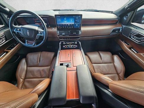 Used 2024 Lincoln Navigator Reserve image 14