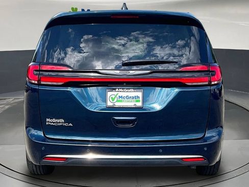 Used 2023 Chrysler Pacifica Touring-L FWD image 6