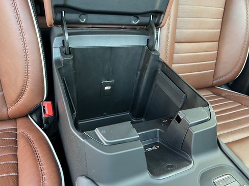 Used 2025 GMC Sierra 3500 Denali Ultimate image 26