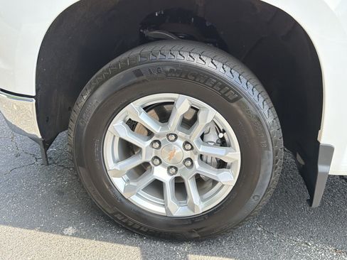Used 2025 Chevrolet Silverado 1500 LT RWD image 11
