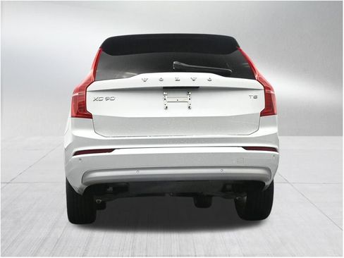 Used 2022 Volvo XC90 T5 Momentum FWD image 26