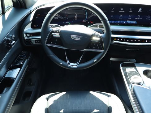 Used 2024 Cadillac Lyriq Luxury RWD image 25