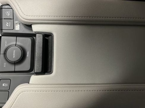 Used 2024 Toyota Grand Highlander AWD Hybrid image 20