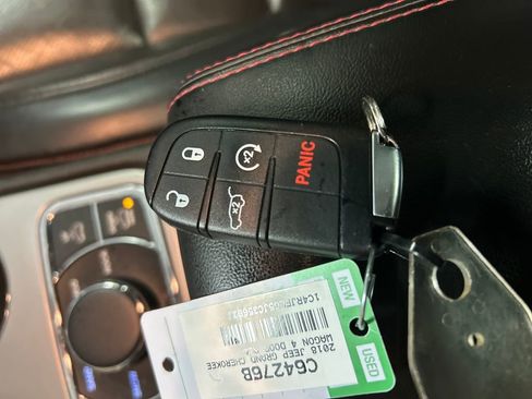 Used 2018 Jeep Grand Cherokee Trailhawk w/ Trailhawk Luxury Group image 22