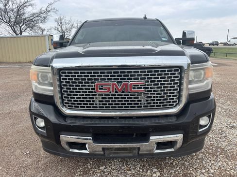 Used 2016 GMC Sierra 2500 Denali w/ Duramax Plus Package image 8