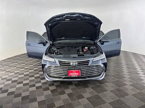 Used 2019 Toyota Avalon Limited w/ Advanced Safety Package FWD image 11