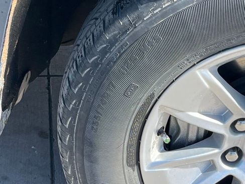 Used 2021 Chevrolet Silverado 1500 LT image 7