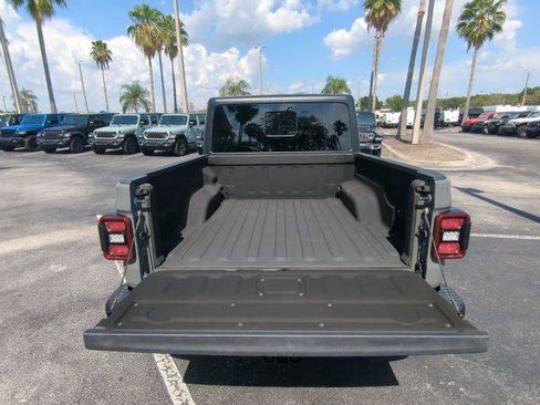Certified 2021 Jeep Gladiator Rubicon w/ Safety Group AWD/4WD image 14