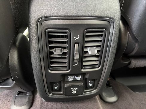 Used 2017 Jeep Grand Cherokee Limited AWD/4WD image 12