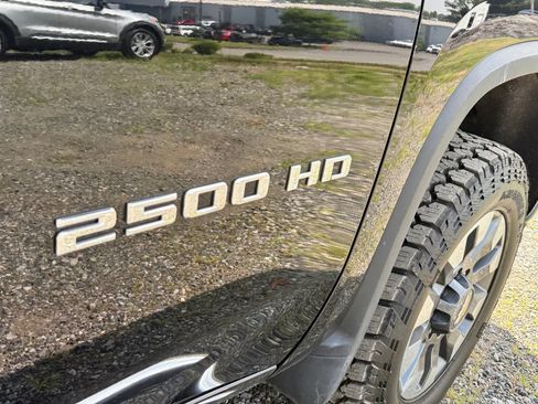 Used 2022 Chevrolet Silverado 2500 LT w/ Convenience Package AWD/4WD image 10
