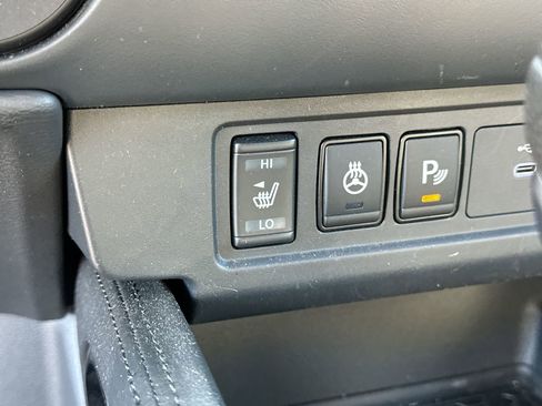 Used 2022 Nissan Frontier PRO-4X w/ Pro-4X Premium Package image 22