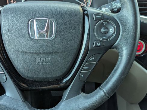 Used 2018 Honda Pilot Touring image 21