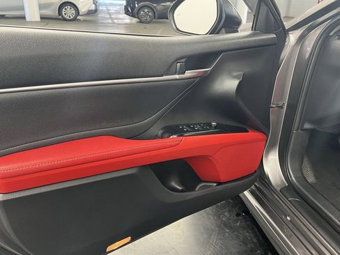 Used 2018 Toyota Camry XSE image 10