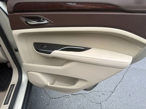 Used 2016 Cadillac SRX Luxury FWD image 13