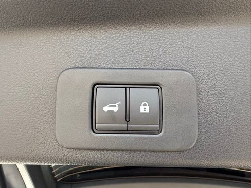 New 2025 Nissan Murano SV image 17