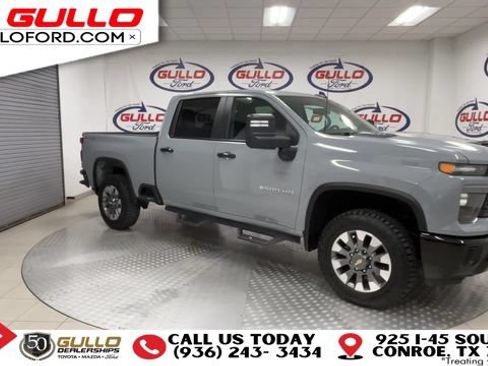Used 2024 Chevrolet Silverado 2500 Custom w/ Custom Convenience Package AWD/4WD image 2