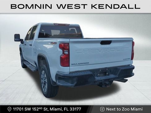 Used 2023 Chevrolet Silverado 2500 Custom w/ Custom Value Package image 5