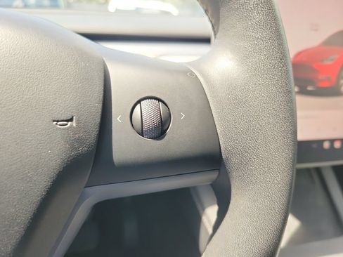 Used 2023 Tesla Model Y Long Range AWD/4WD image 20