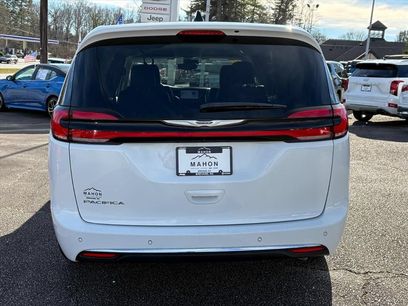 Used 2024 Chrysler Pacifica Touring-L