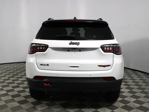 Used 2025 Jeep Compass Trailhawk AWD/4WD image 31
