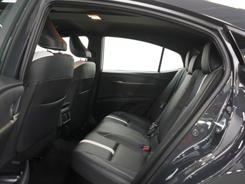 Used 2025 Toyota Camry SE image 15