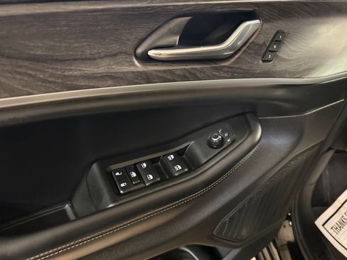 Certified 2025 Jeep Grand Cherokee L Limited AWD/4WD image 46