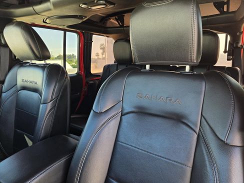 Used 2022 Jeep Wrangler Unlimited Sahara image 25