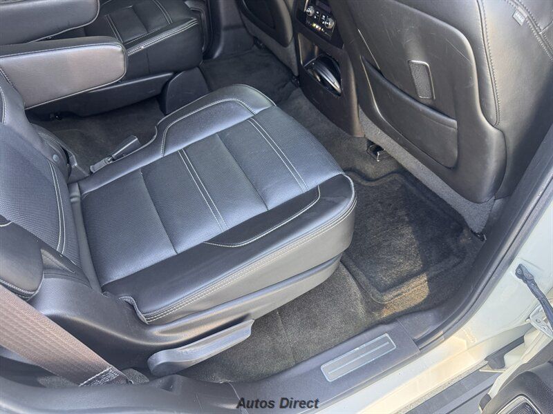 Used 2015 GMC Yukon 4x4 Denali w/ Premium Package w/ Premium Package image 28