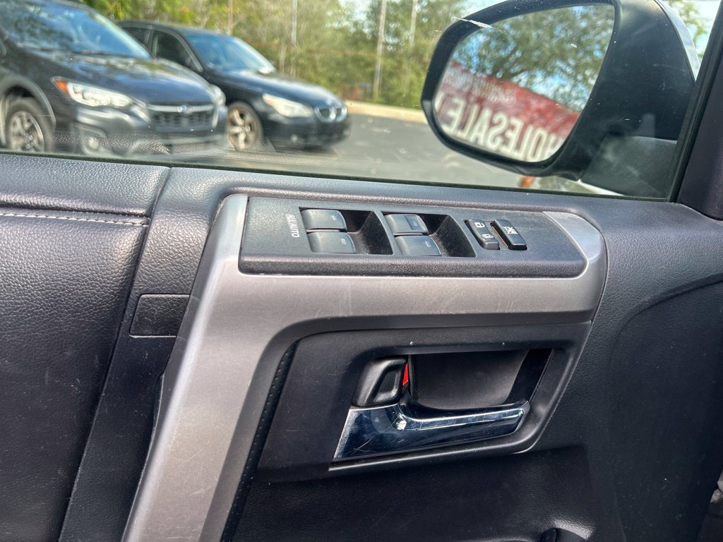 Used 2015 Toyota 4Runner SR5 AWD/4WD image 17