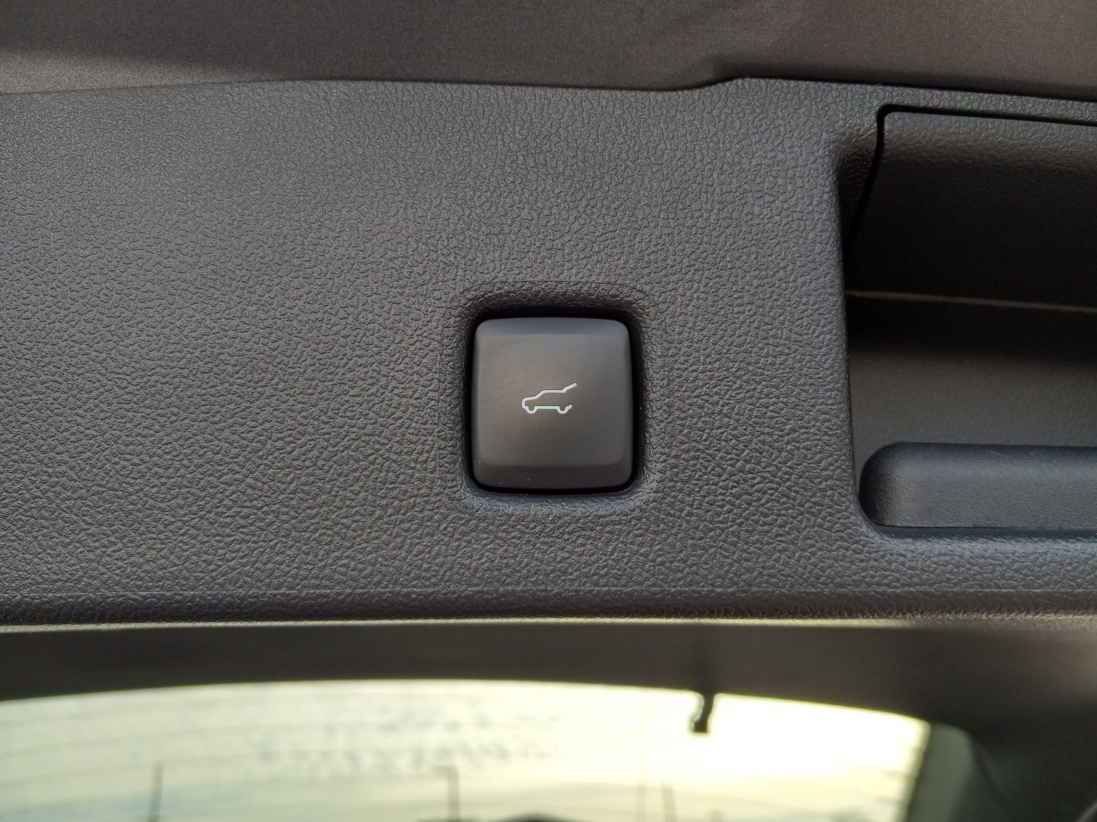 Used 2024 Ford Escape ST-Line w/ Cold Weather Package FWD image 13