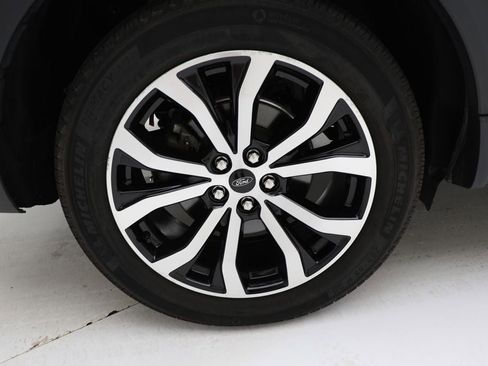 Used 2022 Ford Explorer ST-Line w/ Class IV Trailer Tow Package image 9