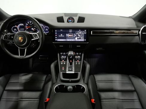 Used 2023 Porsche Cayenne S image 11