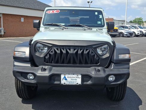 Used 2024 Jeep Wrangler Sport AWD/4WD image 2