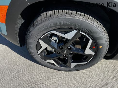 New 2026 Kia Seltos S FWD image 8
