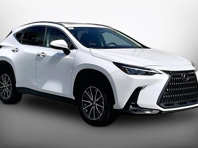 Used 2025 Lexus NX 250 FWD w/ Towing Package (2000 Lbs)