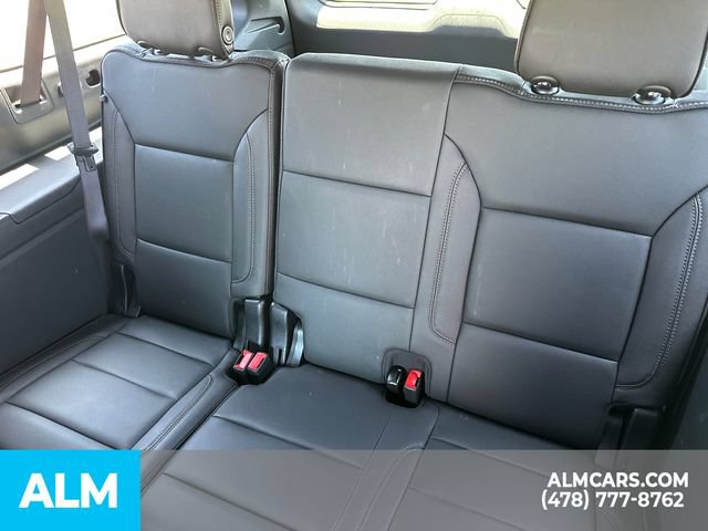 Used 2025 Chevrolet Suburban High Country AWD/4WD image 24