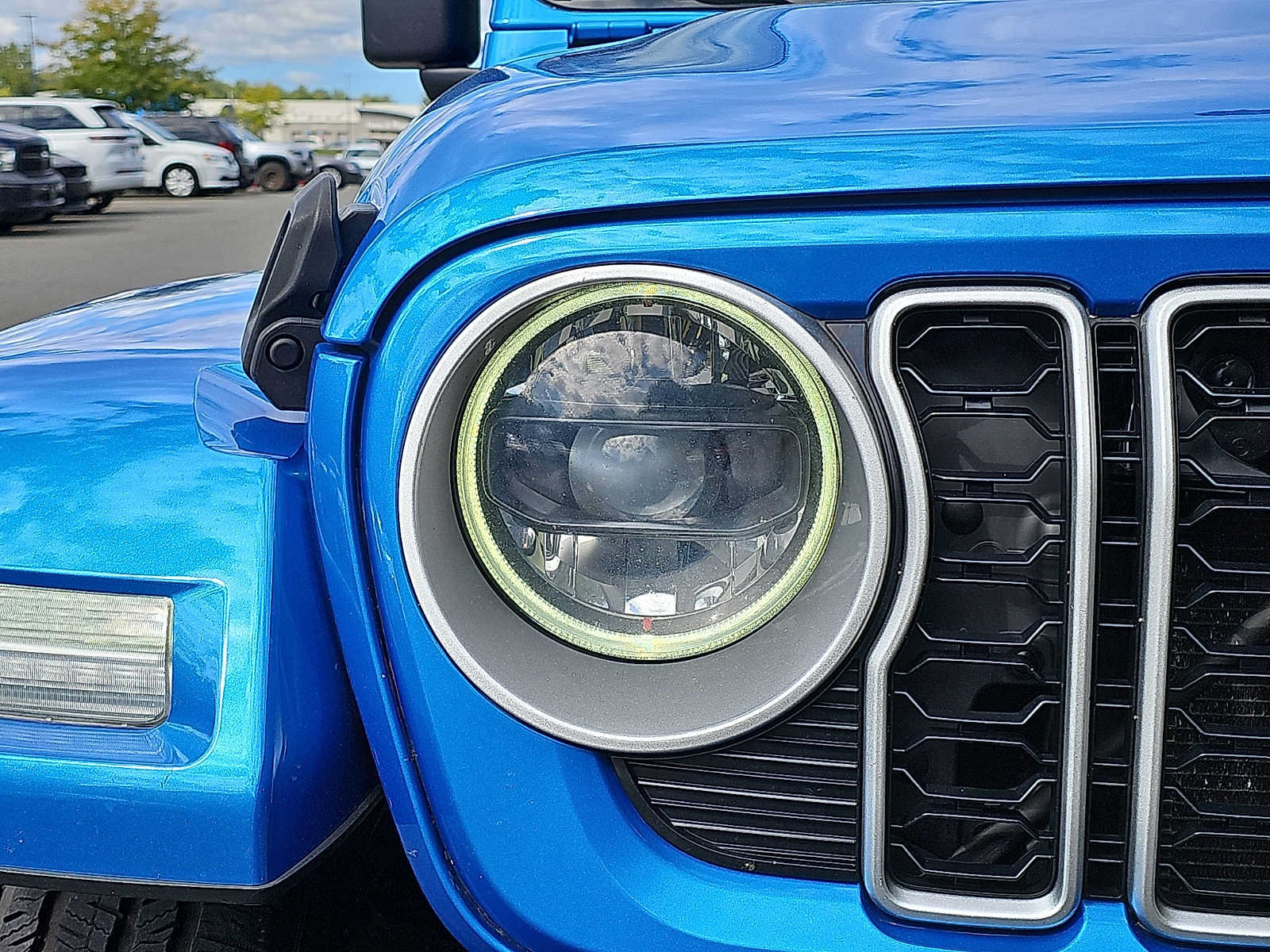 Used 2024 Jeep Wrangler Unlimited Sahara AWD/4WD image 9