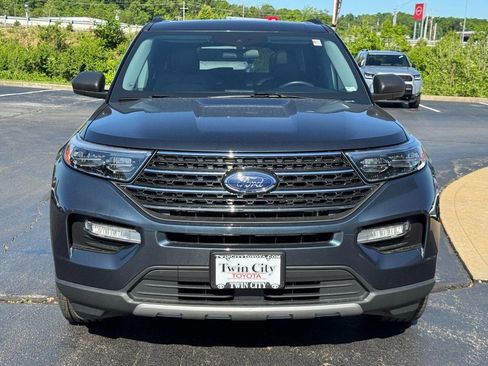 Used 2022 Ford Explorer XLT w/ Equipment Group 202A AWD/4WD image 9