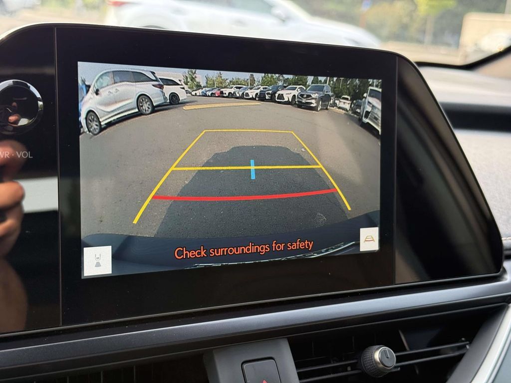 Used 2024 Lexus UX 250h F Sport AWD/4WD image 11