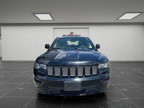 Used 2018 Jeep Grand Cherokee Altitude AWD/4WD image 9