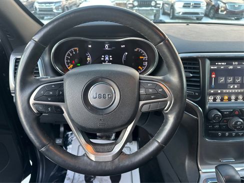 Used 2018 Jeep Grand Cherokee Limited image 28