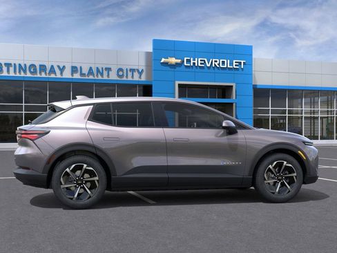 New 2026 Chevrolet Equinox EV LT image 5