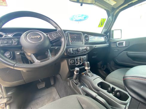 Used 2022 Jeep Gladiator Sport AWD/4WD image 19